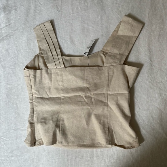 Express Tank Top - Picture 4 of 5